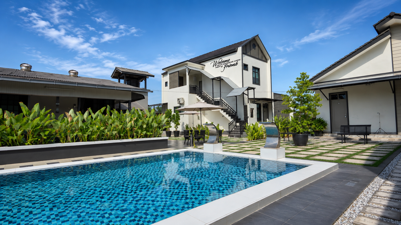 Anjung Barakah pool and welcome building